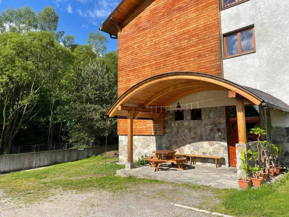 Hotel Brainy Krasno nad Kysucou Екстер'єр фото