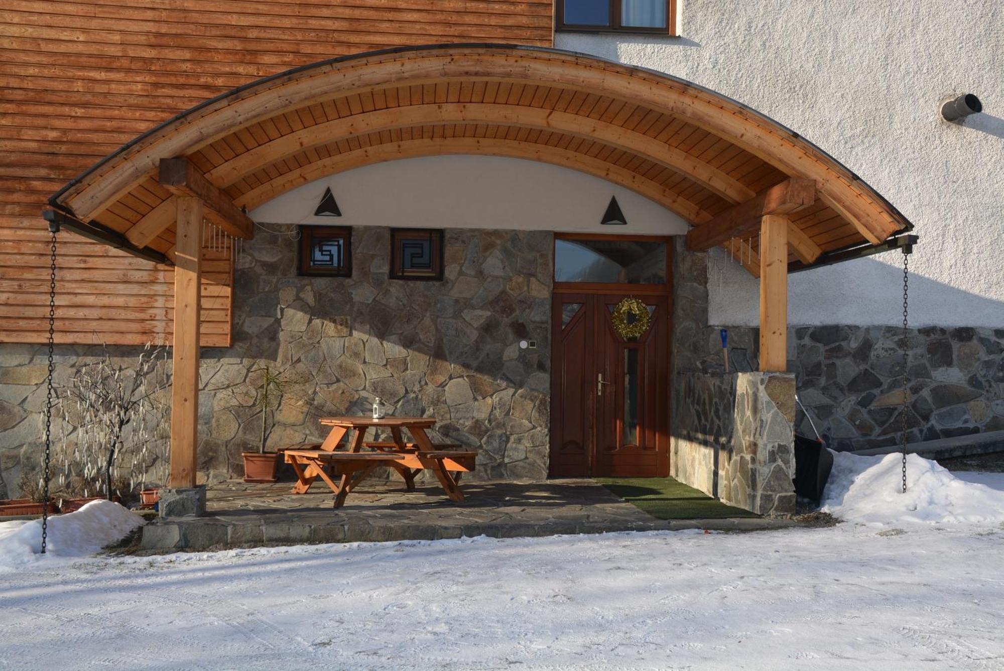 Hotel Brainy Krasno nad Kysucou Екстер'єр фото